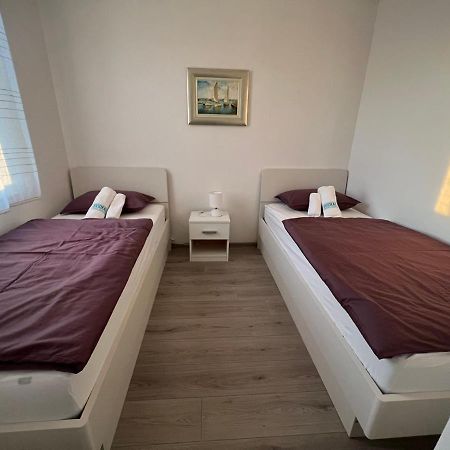 Sea View Apartment Пореч Екстер'єр фото