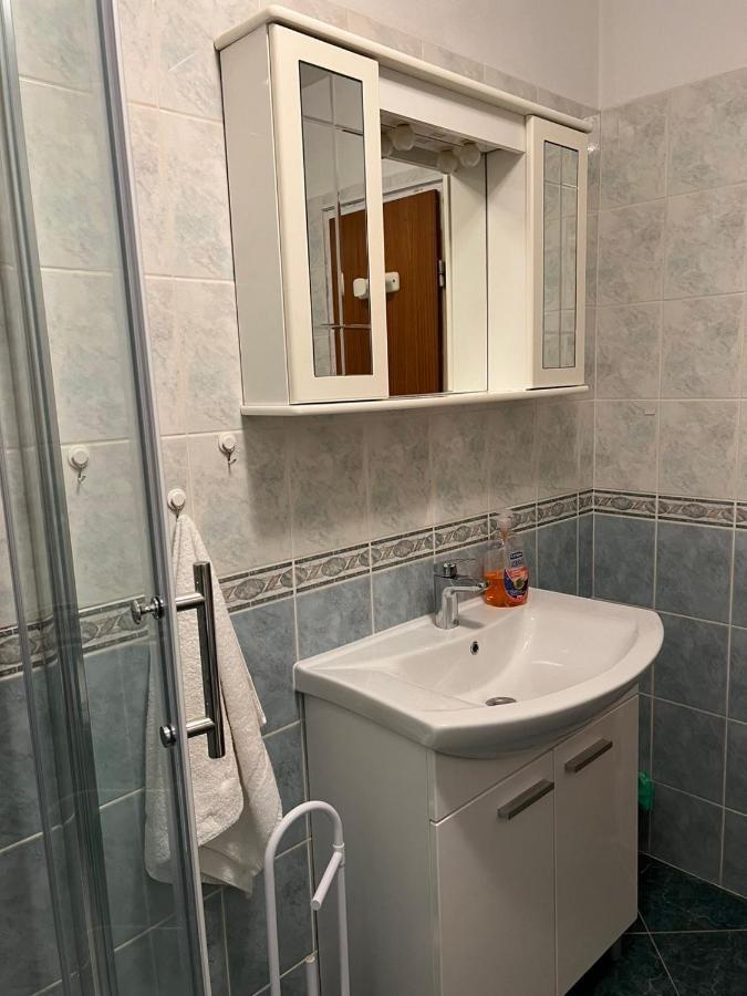 Sea View Apartment Пореч Екстер'єр фото