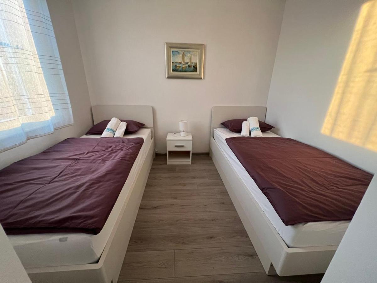 Sea View Apartment Пореч Екстер'єр фото